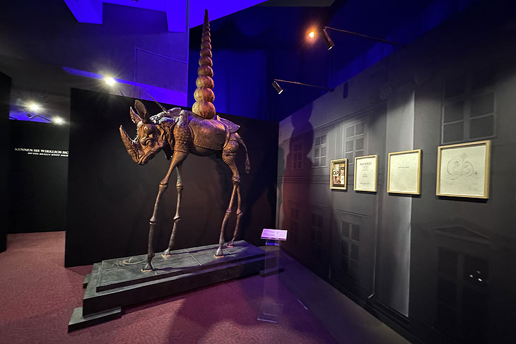 "DAL&Iacute;: SPELLBOUND  DIE AUSSTELLUNG" in der Alten Philharmonie im Fat Cat vom 02.02.-19.05.2024 (&copy;Foto: Martin Schmitz)